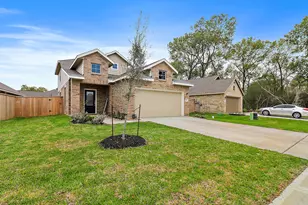 2107 Fisher Bnd Dr, Crosby, TX 77532 - Photo 2