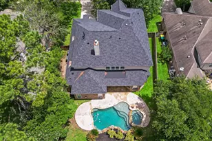 58 S Longsford Cir, The Woodlands, TX 77382 - Photo 2
