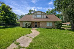 821 Mulberry Ln, Brazoria, TX 77422 - Photo 1