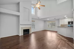 108 Glade Bridge Ct, Dickinson, TX 77539 - Photo 6