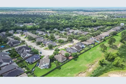 4055 Bentwood Drive, Dickinson, TX 77539 - Photo 4