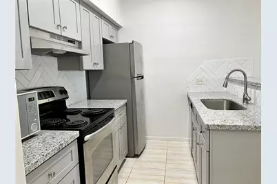 2626 Holly Hall Street #307, Houston, TX 77054 - Photo 4
