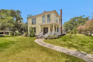 1017 Water St, Navasota, TX 77868 - Photo 1