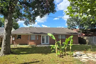 11027 Caribbean Ln, Houston, TX 77089 - Photo 32