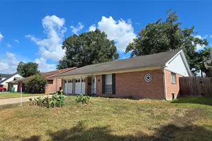 11027 Caribbean Ln, Houston, TX 77089 - Photo 4