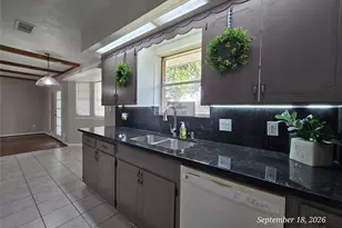 11027 Caribbean Ln, Houston, TX 77089 - Photo 10