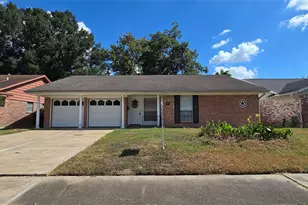 11027 Caribbean Ln, Houston, TX 77089 - Photo 2