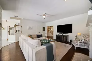 26 Epping Forest Way, Sugar Land, TX 77479 - Photo 8