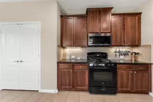 512 Forest Village Cir, La Marque, TX 77568 - Photo 14