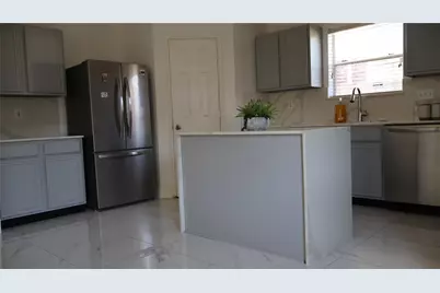 710 Hidden Ridge W, Houston, TX 77073 - Photo 6