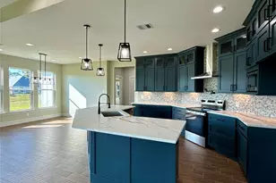 237 Crestview Dr, West Columbia, TX 77486 - Photo 8