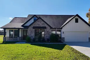 237 Crestview Dr, West Columbia, TX 77486 - Photo 2