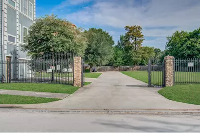 408 Eichwurzel Lane #A, Houston, TX 77009 - Photo 2