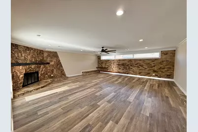 4825 Cleveland Avenue, Groves, TX 77619 - Photo 2