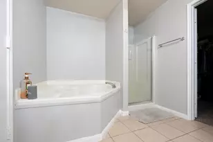 10320 Stone Gate Dr, Conroe, TX 77385 - Photo 16