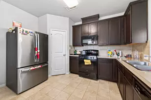 14206 Singing Oaks Trl, Houston, TX 77045 - Photo 6