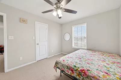 14206 Singing Oaks Trail, Houston, TX 77045 - Photo 18