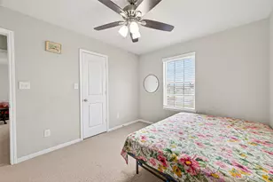 14206 Singing Oaks Trl, Houston, TX 77045 - Photo 18
