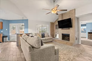 1814 Wildwood Dr, Deer Park, TX 77536 - Photo 8