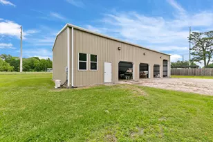 2222 N Main St, Highlands, TX 77562 - Photo 40