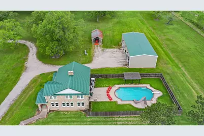 2222 N Main Street, Highlands, TX 77562 - Photo 2