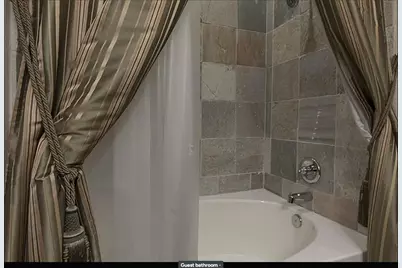 1901 Post Oak Boulevard #1401, Houston, TX 77056 - Photo 18