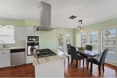 12 S Sandpiper Street, La Marque, TX 77568 - Photo 4