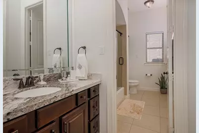 10 Moatwood Court, The Woodlands, TX 77382 - Photo 24