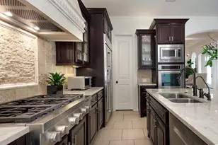 10 Moatwood Ct, The Woodlands, TX 77382 - Photo 16