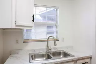 10 Jenkins St, Houston, TX 77003 - Photo 14