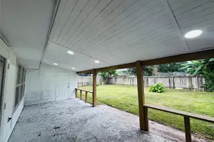 12931 Becklin Ln, Houston, TX 77099 - Photo 16