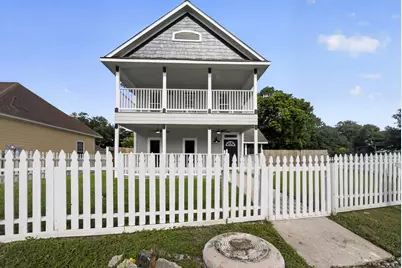 1086 S Hood Street, Alvin, TX 77511 - Photo 2