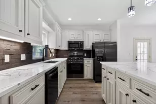 1086 S Hood St, Alvin, TX 77511 - Photo 16