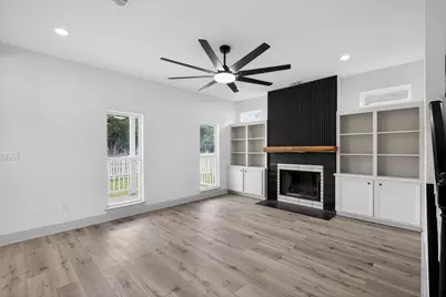 1086 S Hood Street, Alvin, TX 77511 - Photo 14