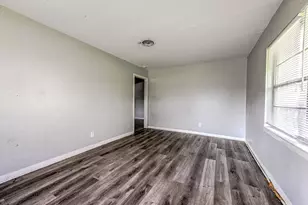 7203 Gore Dr, Houston, TX 77016 - Photo 10