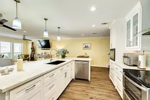 8302 Seawall Blvd, Galveston, TX 77554 - Photo 10