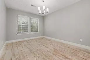 34 E Wandering Oak Dr, The Woodlands, TX 77381 - Photo 10