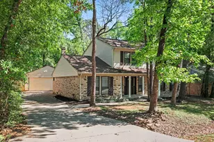 34 E Wandering Oak Dr, The Woodlands, TX 77381 - Photo 2