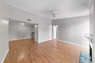 2110 Wilcrest Dr, Houston, TX 77042 - Photo 2