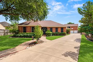 8115 Meadow Crest St, Houston, TX 77071 - Photo 1