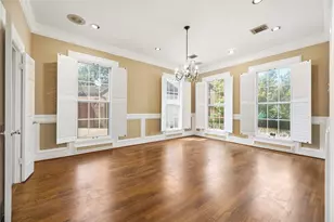 8115 Meadow Crest St, Houston, TX 77071 - Photo 14