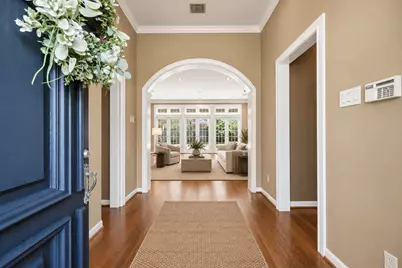 8115 Meadow Crest Street, Houston, TX 77071 - Photo 6