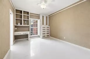 8115 Meadow Crest St, Houston, TX 77071 - Photo 24