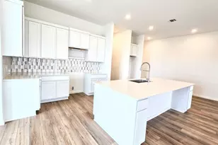 8219 Holly Blue Dr, Rosharon, TX 77583 - Photo 4