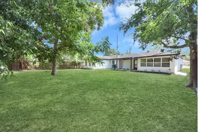 9610 Westview Drive, Houston, TX 77055 - Photo 38