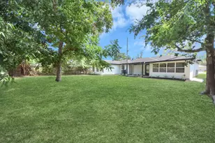 9610 Westview Dr, Houston, TX 77055 - Photo 38