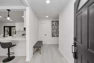 9610 Westview Dr, Houston, TX 77055 - Photo 2