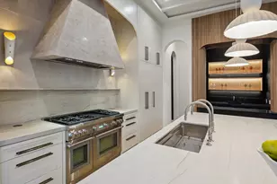 1656 Banks St, Houston, TX 77006 - Photo 16