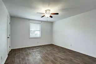 5827 Farwell Dr, Houston, TX 77035 - Photo 18