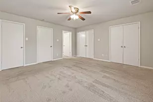 11827 E Galwan Cir, Houston, TX 77070 - Photo 32